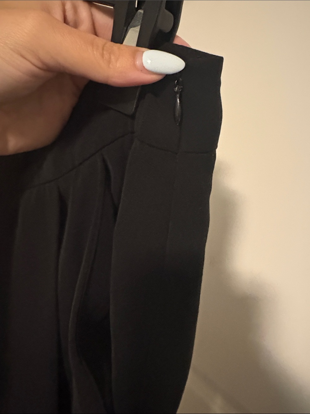 Zara Black Wide-Leg Bermuda Shorts - Picture 3 of 5